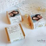 Indamintás bézs köszönetajándék kockacsoki- esküvői dekoráció