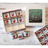 9 darab egyedi papíros csoki díszdobozban