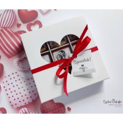   Valentin napi 9 darabos csokidekoráció fehér szíves dobozban