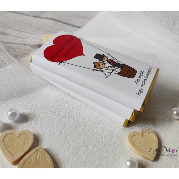 Hőlégballonos pár kistáblás csokidekor esküvői köszönetajándék