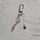 CsakFém+ gyöngyös kulcstartó- táskadísz névre szóló