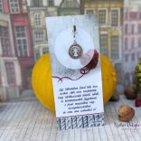 ÖSSZETARTOZÁS- Idézetes könyvjelző + fém angyalos medál