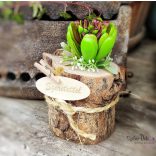 Díszített farönk dísz felirattal